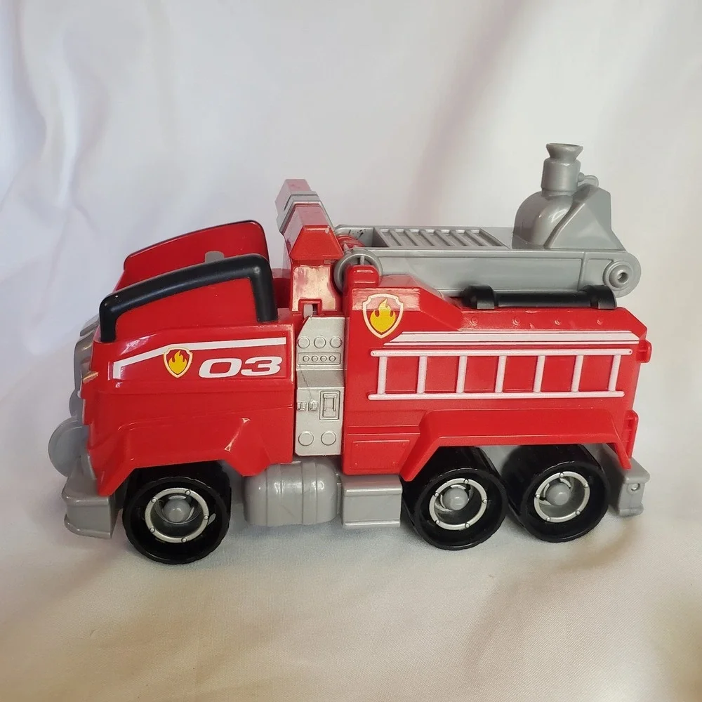 Paw Patrol Deluxe Transforming Vehicle Fire‎ Truck Marshall Action Figure